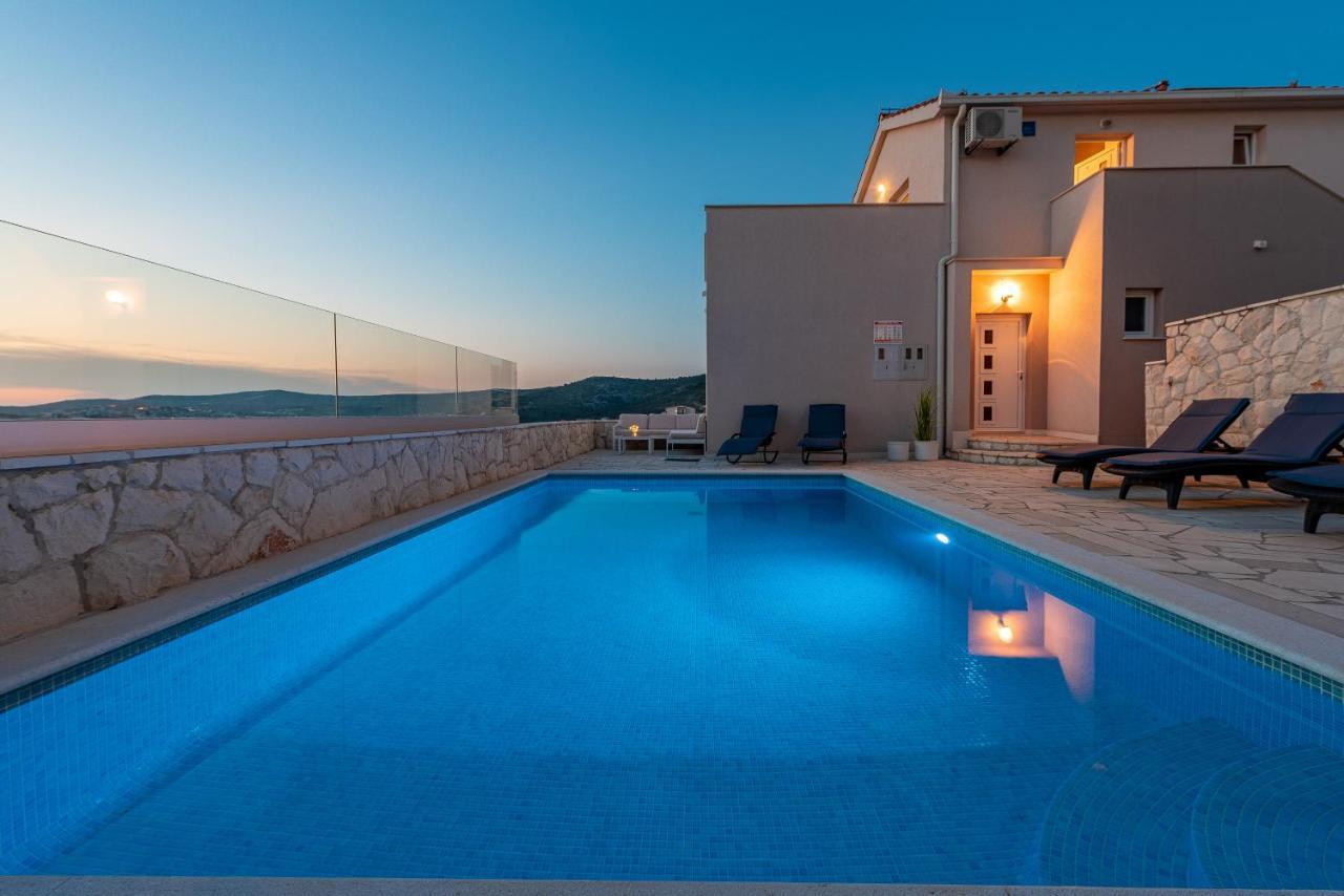 Villa Mona Apartments Ражань Экстерьер фото