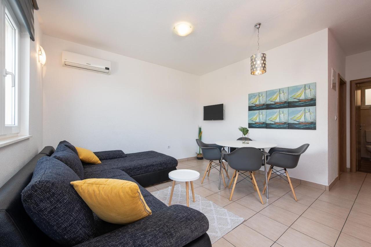 Villa Mona Apartments Ражань Экстерьер фото