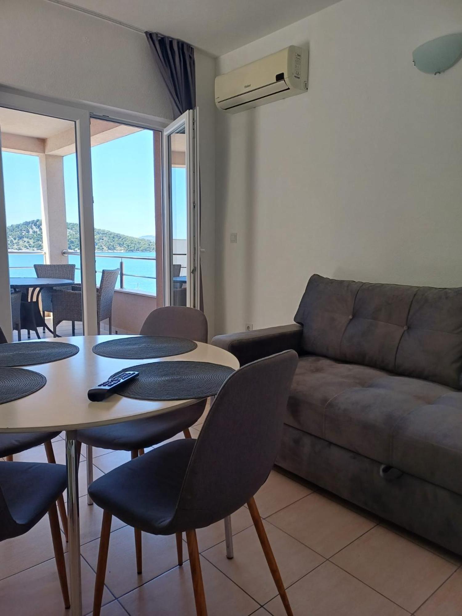Villa Mona Apartments Ражань Экстерьер фото