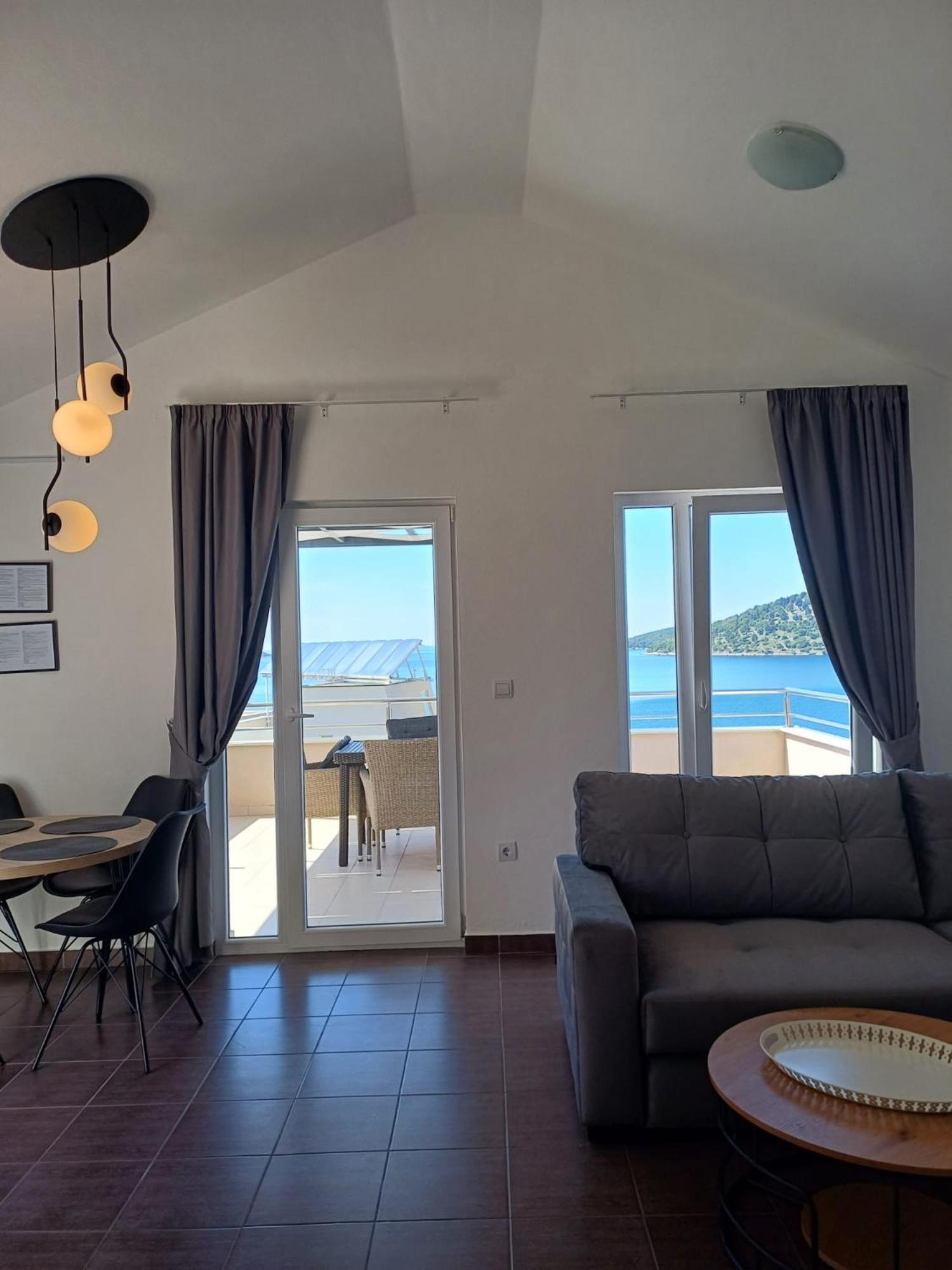Villa Mona Apartments Ражань Экстерьер фото